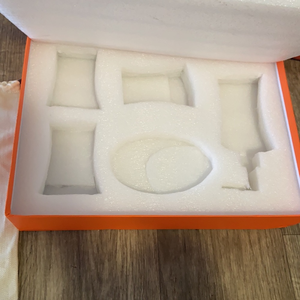 Authentic Hermès boxes, dust bags -shopping bags - Picture 2 of 4